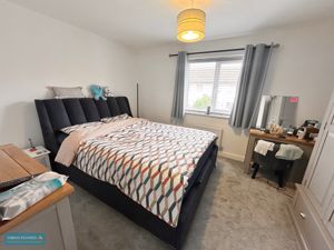 Bedroom- click for photo gallery